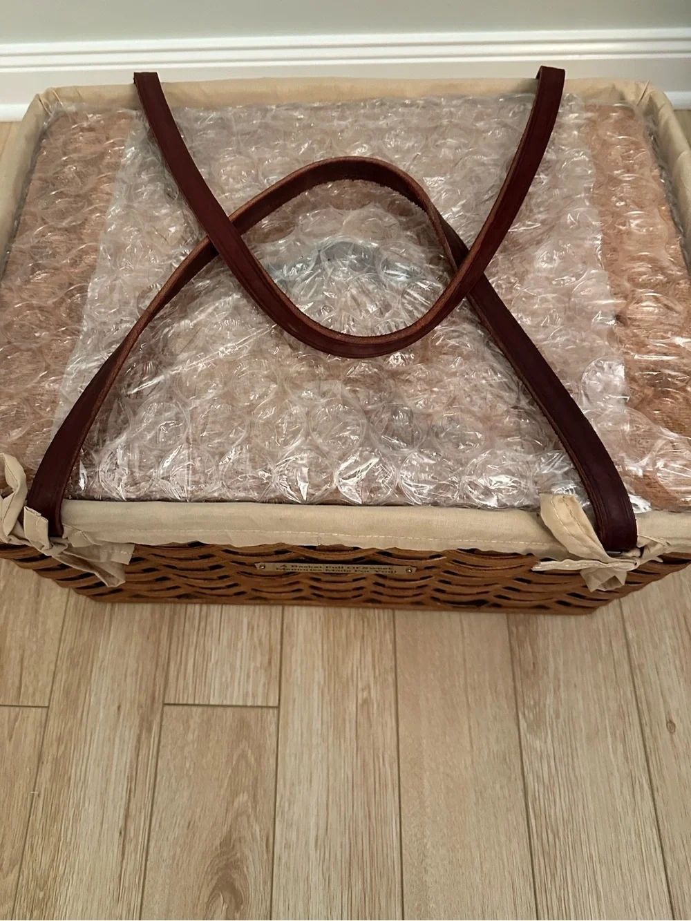 Amish Handwoven Picnic Basket 🧺 with Cream Liner & Brown Leather Handles 🇺🇸